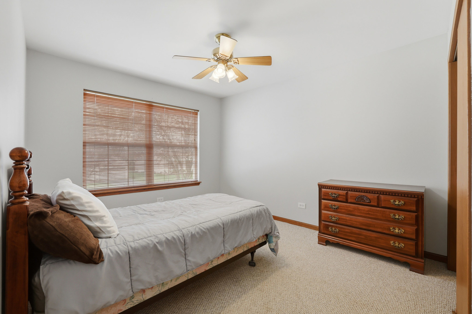 2300 Wesmere Lakes Drive, Plainfield, IL 60586