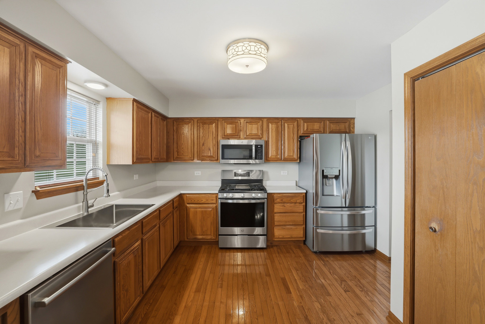 2300 Wesmere Lakes Drive, Plainfield, IL 60586