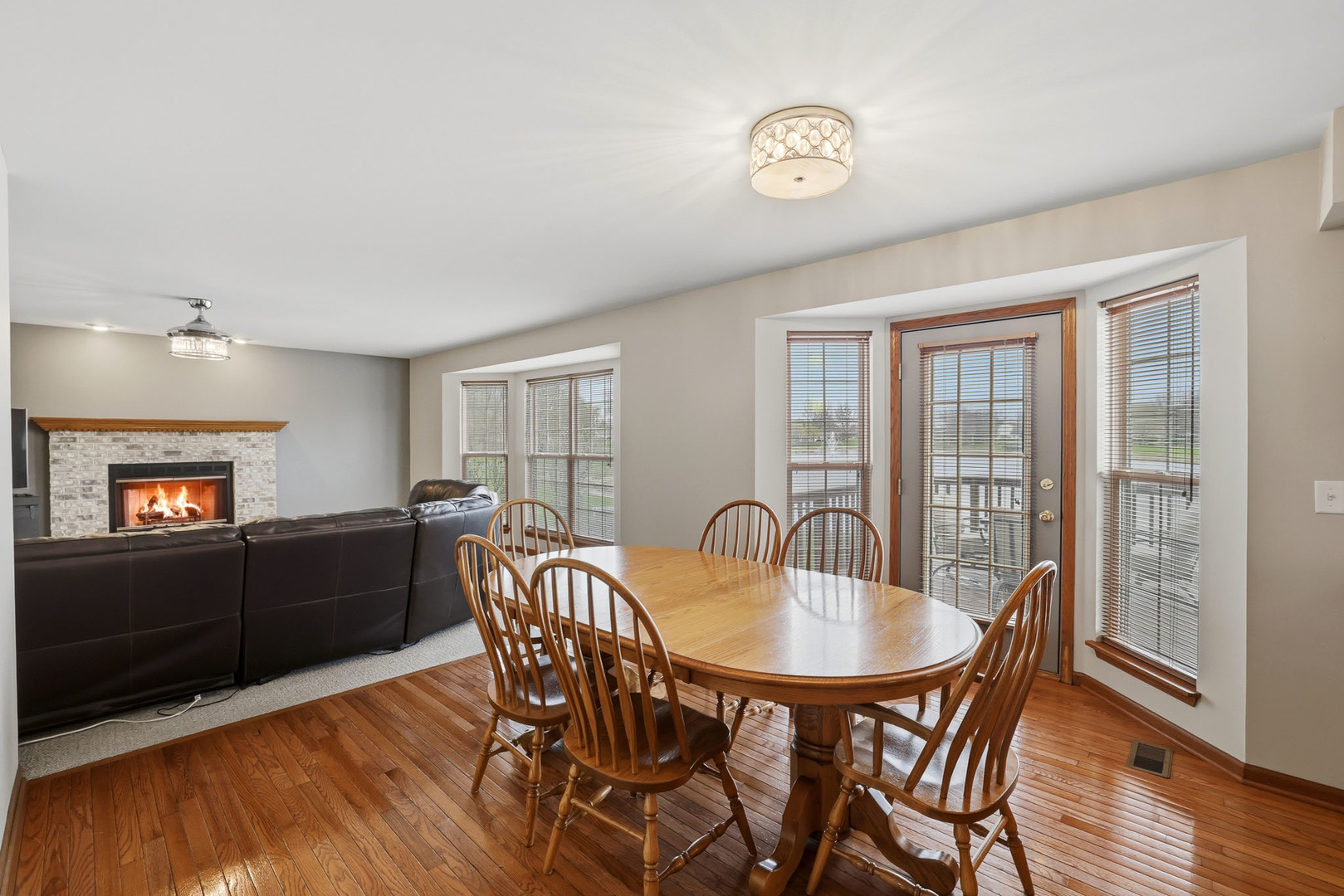 2300 Wesmere Lakes Drive, Plainfield, IL 60586