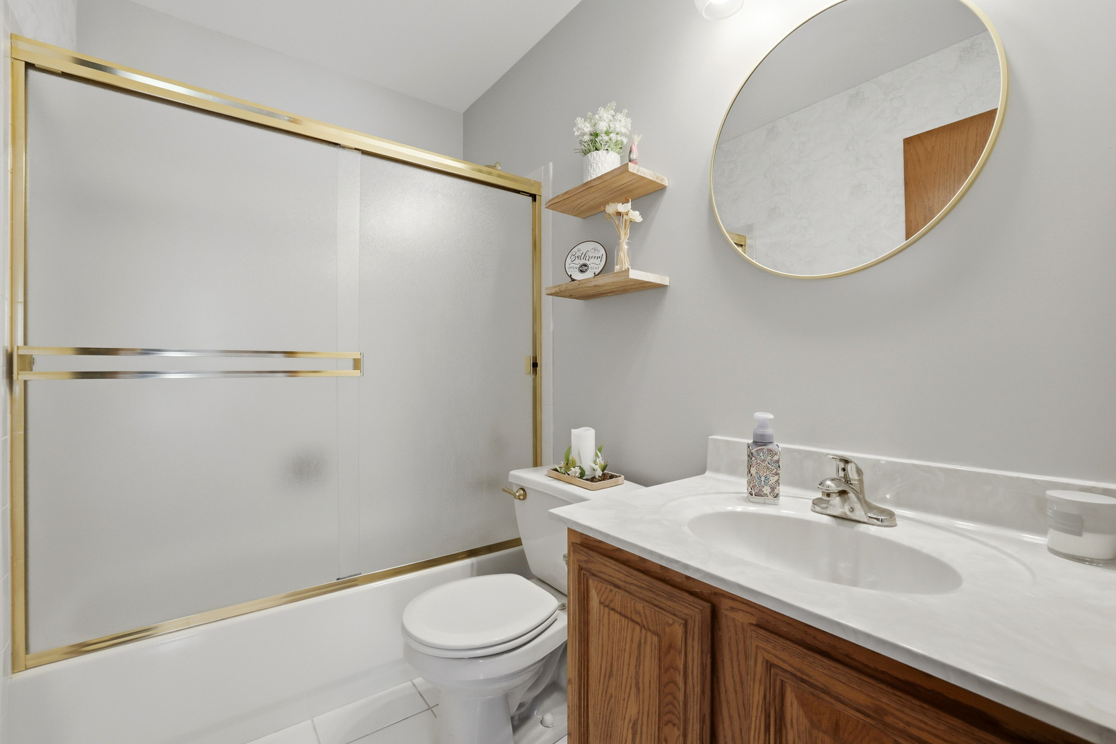 2300 Wesmere Lakes Drive, Plainfield, IL 60586