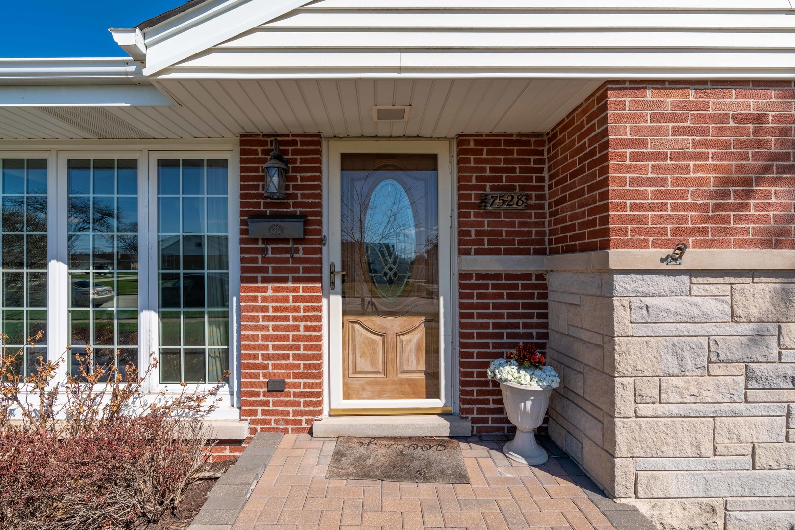 7528 Churchill Street, Morton Grove, IL 60053