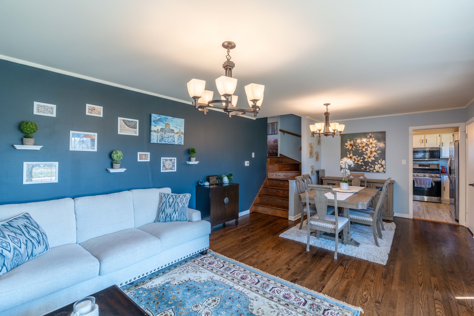 7528 Churchill Street, Morton Grove, IL 60053