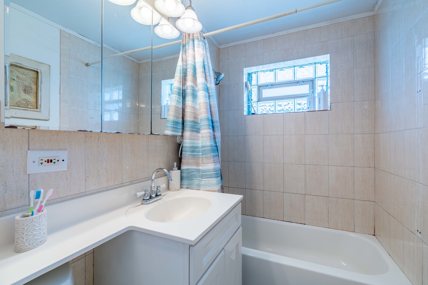 7528 Churchill Street, Morton Grove, IL 60053