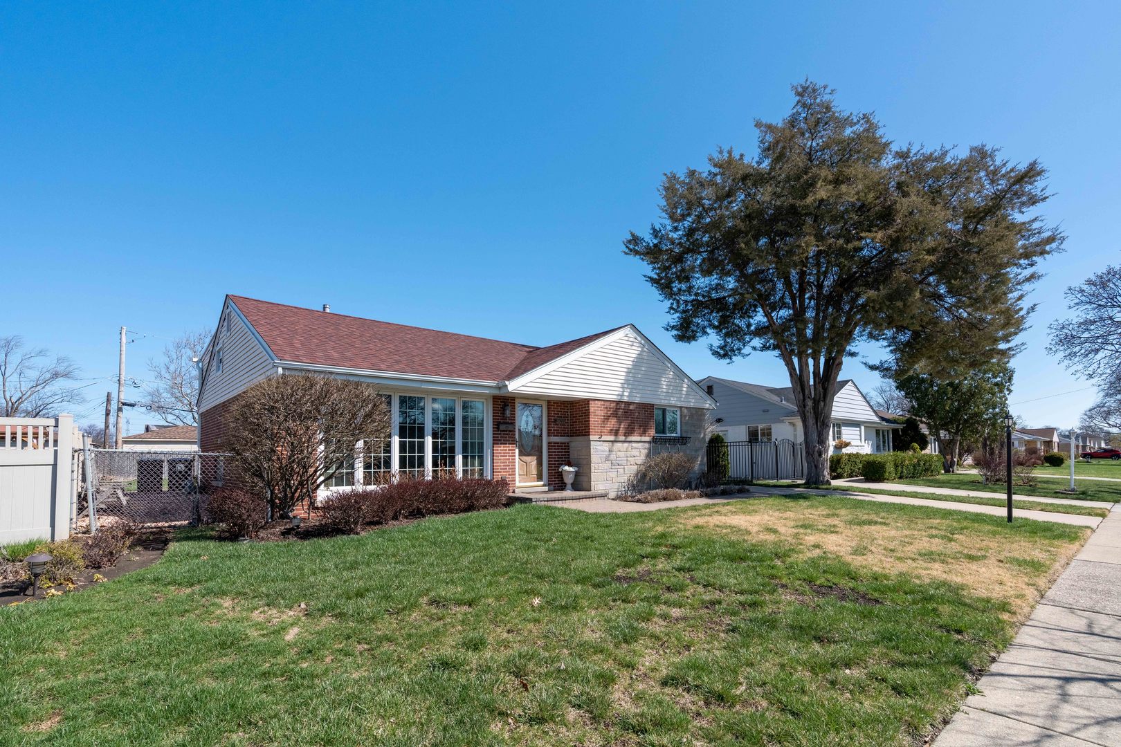 7528 Churchill Street, Morton Grove, IL 60053