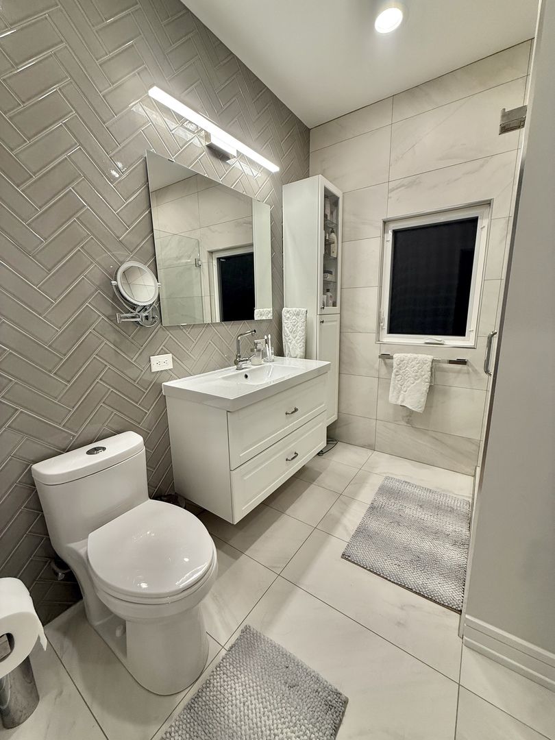 2120 N 76th Court, Elmwood Park, IL 60707