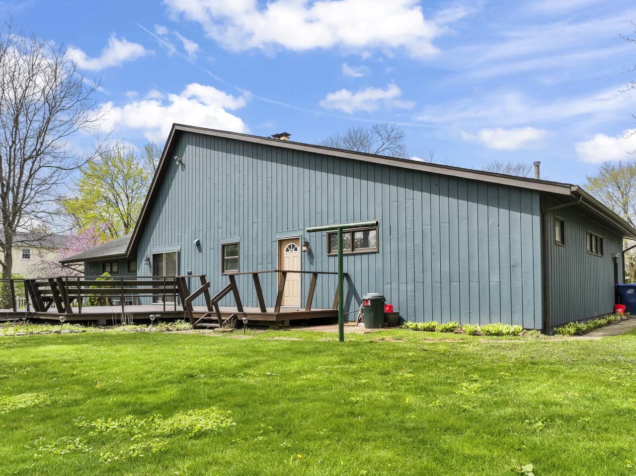 1033 Blackburn Street, Gurnee, IL 60031