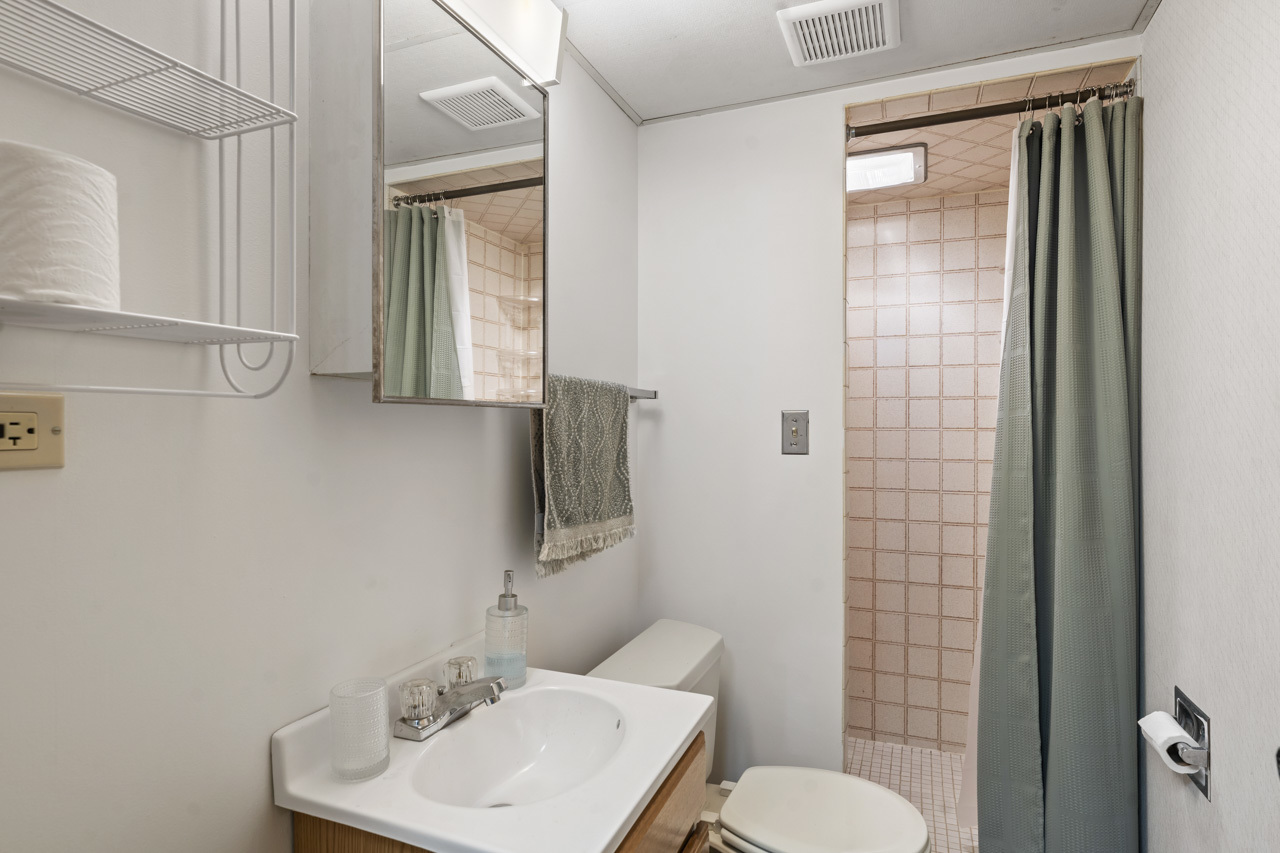 1033 Blackburn Street, Gurnee, IL 60031