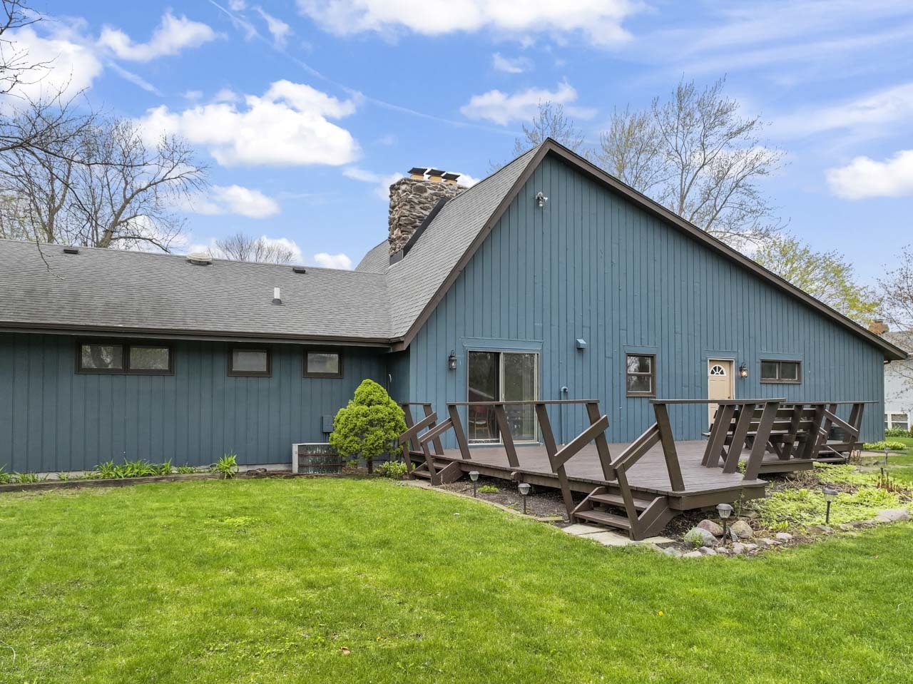 1033 Blackburn Street, Gurnee, IL 60031