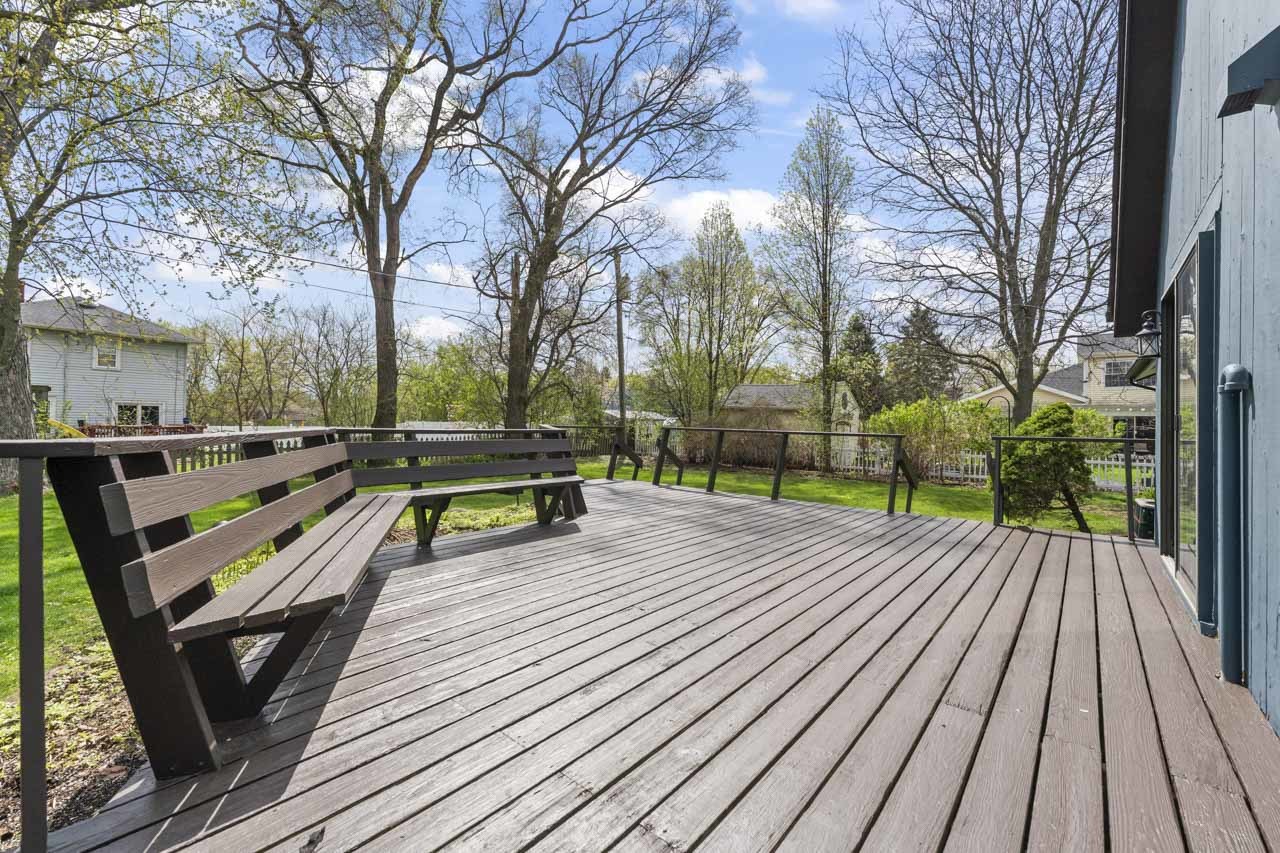 1033 Blackburn Street, Gurnee, IL 60031