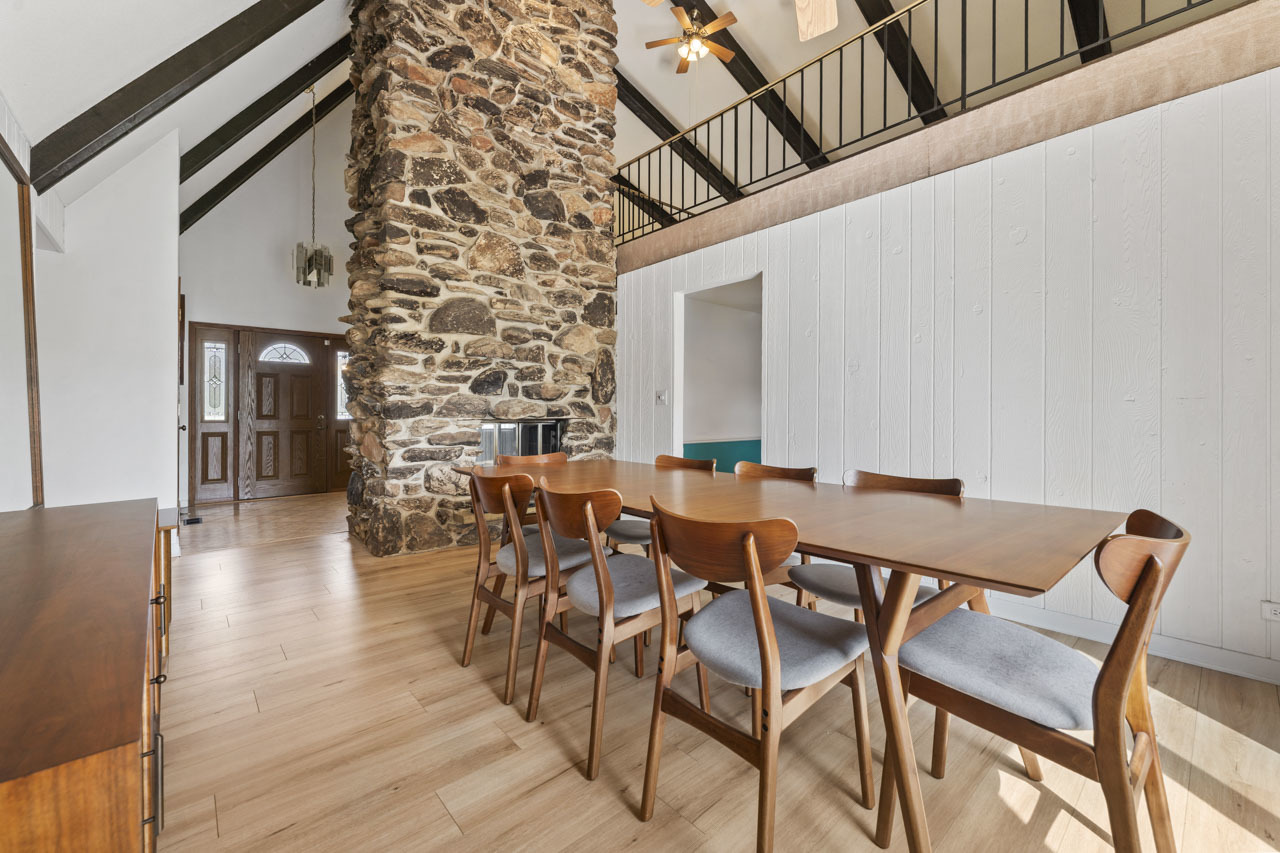 1033 Blackburn Street, Gurnee, IL 60031