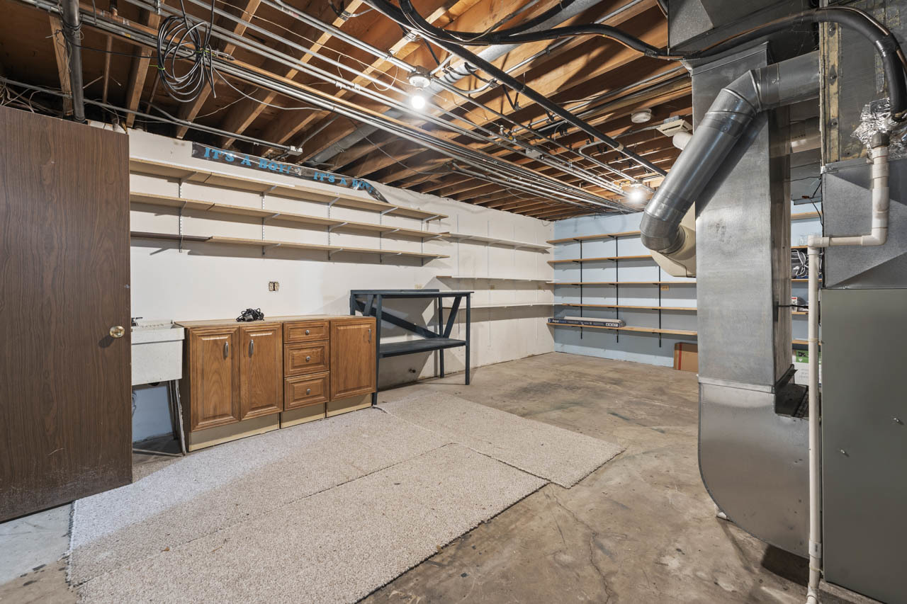 1033 Blackburn Street, Gurnee, IL 60031