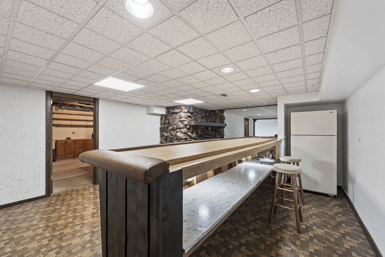 1033 Blackburn Street, Gurnee, IL 60031