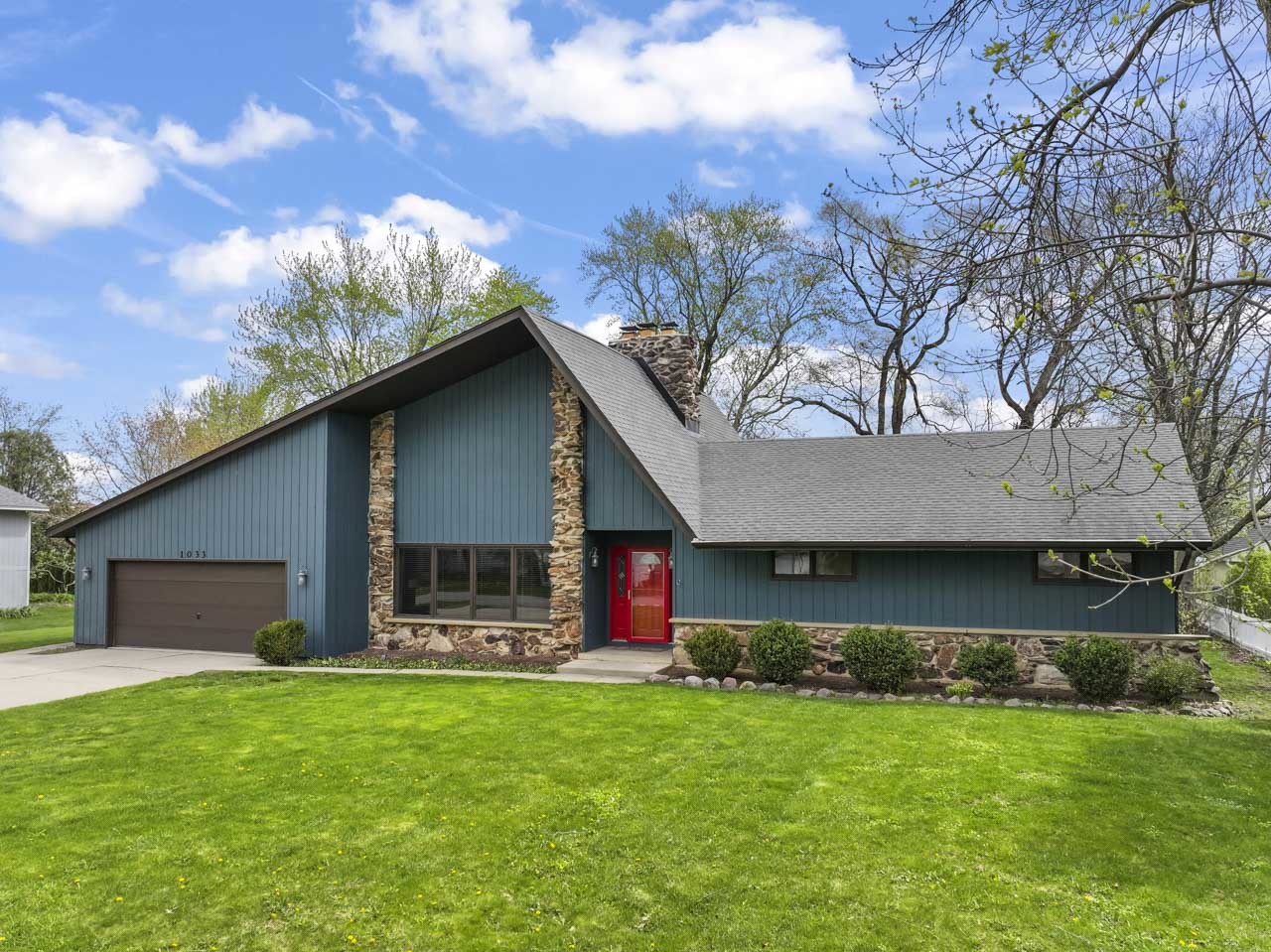 1033 Blackburn Street, Gurnee, IL 60031