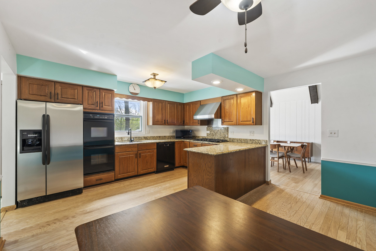 1033 Blackburn Street, Gurnee, IL 60031