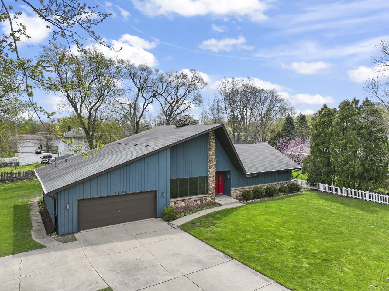 1033 Blackburn Street, Gurnee, IL 60031