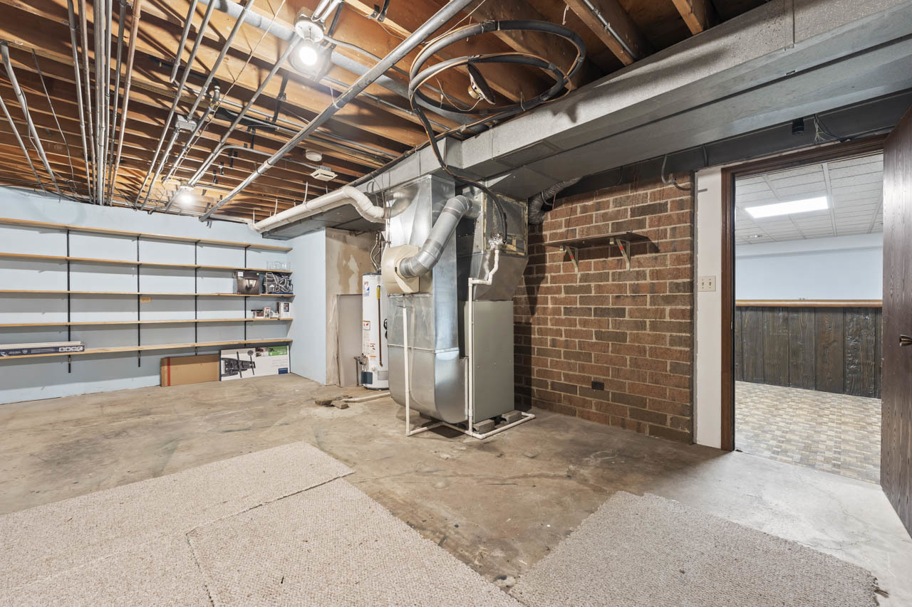 1033 Blackburn Street, Gurnee, IL 60031