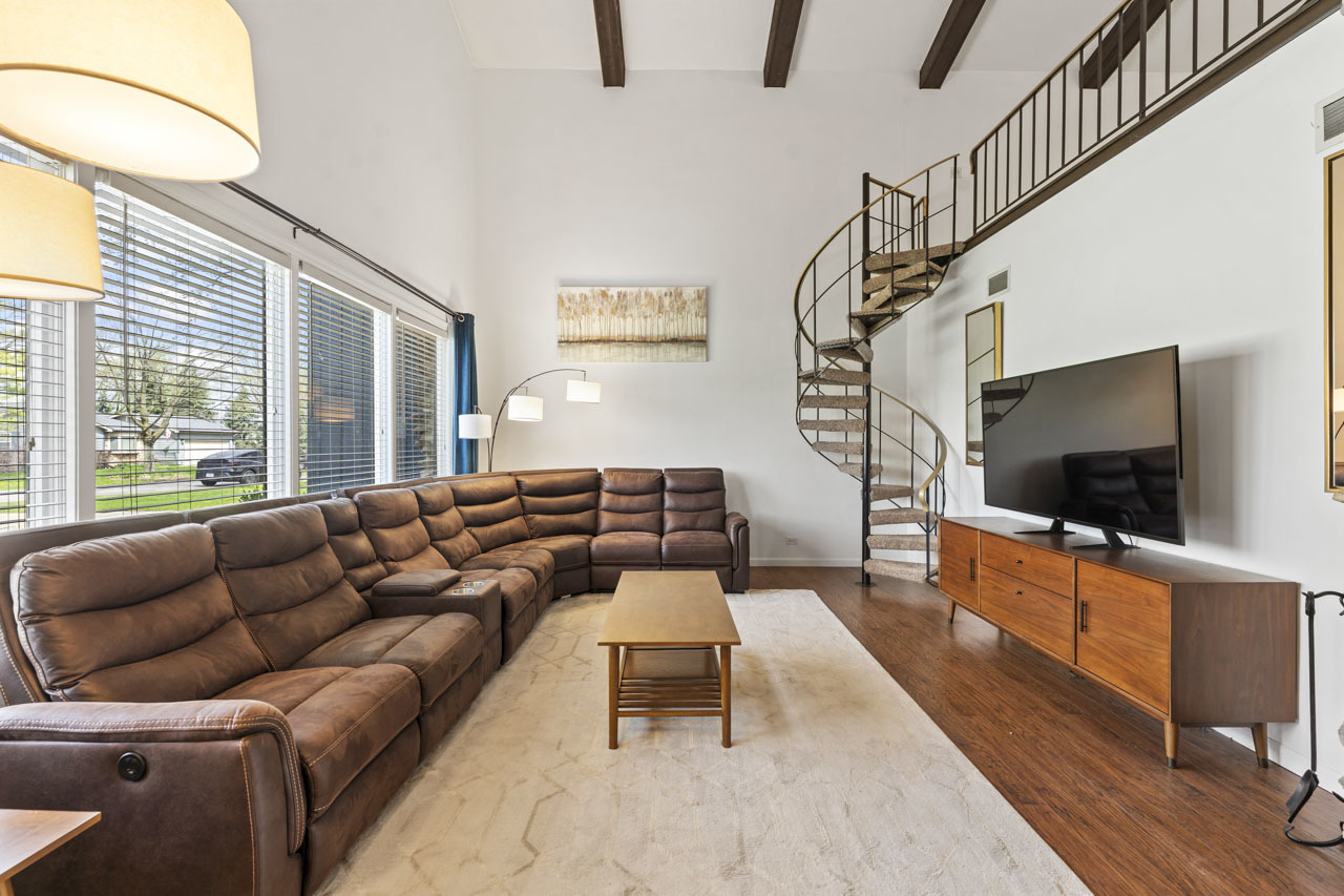 1033 Blackburn Street, Gurnee, IL 60031