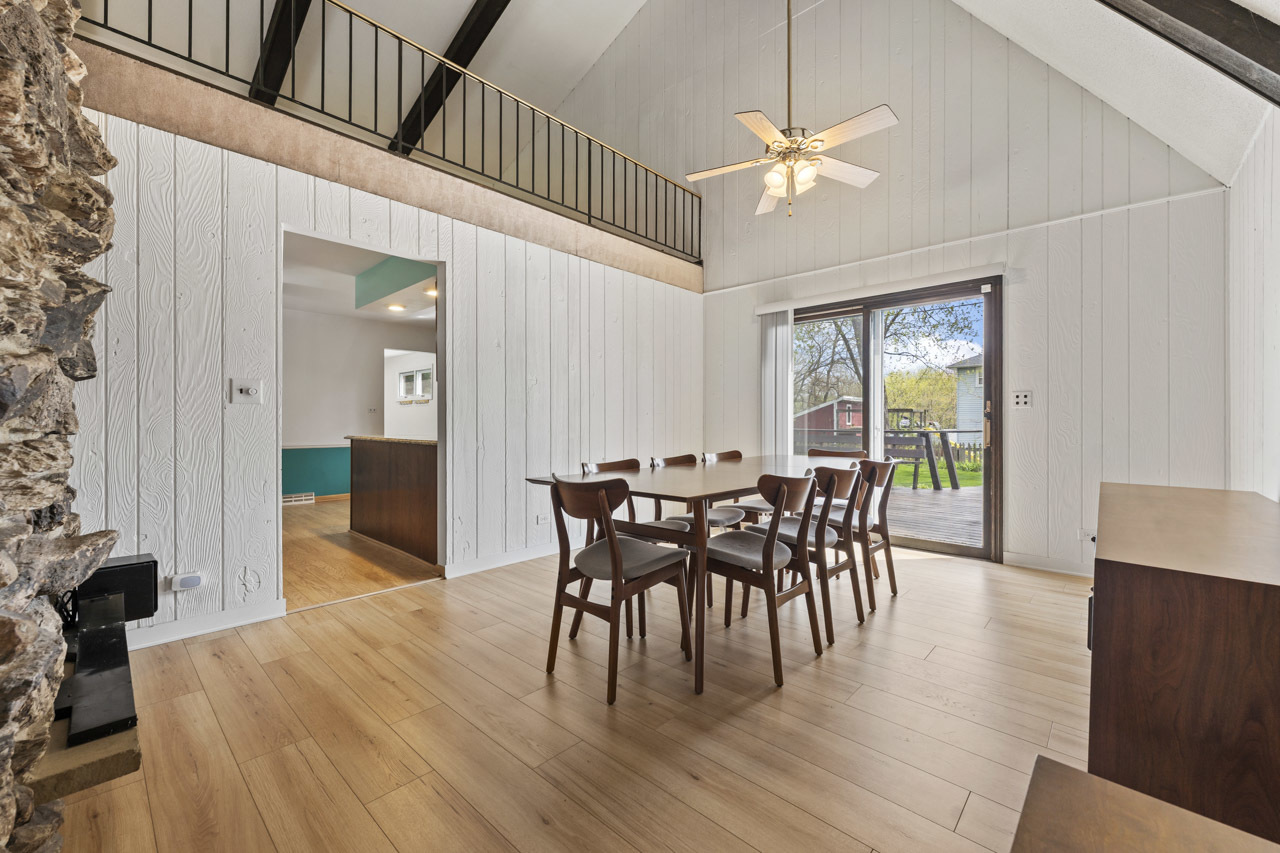 1033 Blackburn Street, Gurnee, IL 60031