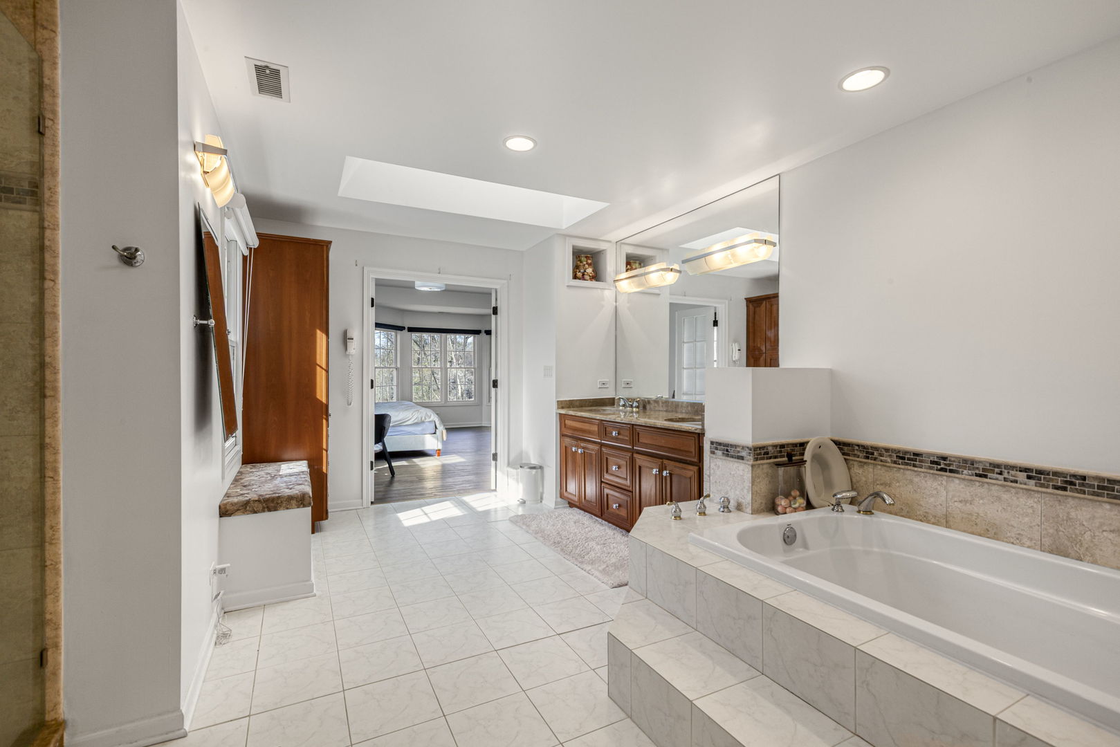 190 Wood Street, Inverness, IL 60010