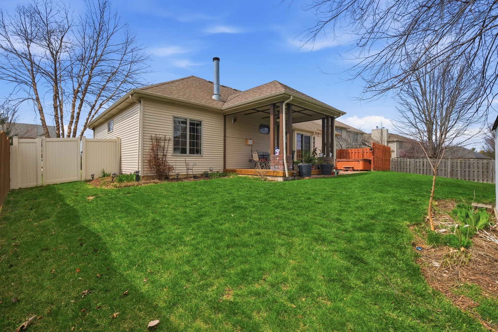 1007 Peregrine Way, Hampshire, IL 60140