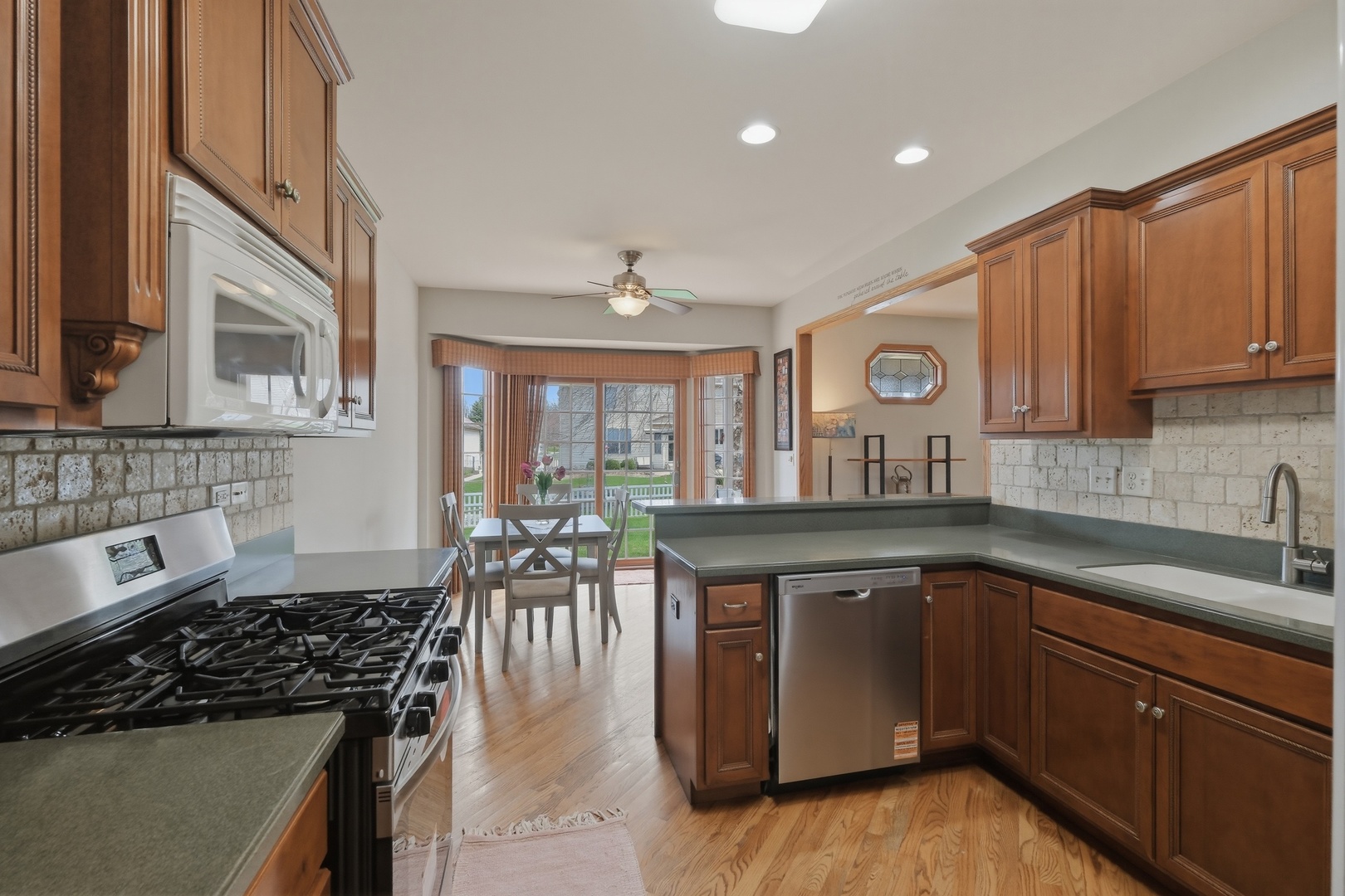 1007 Peregrine Way, Hampshire, IL 60140