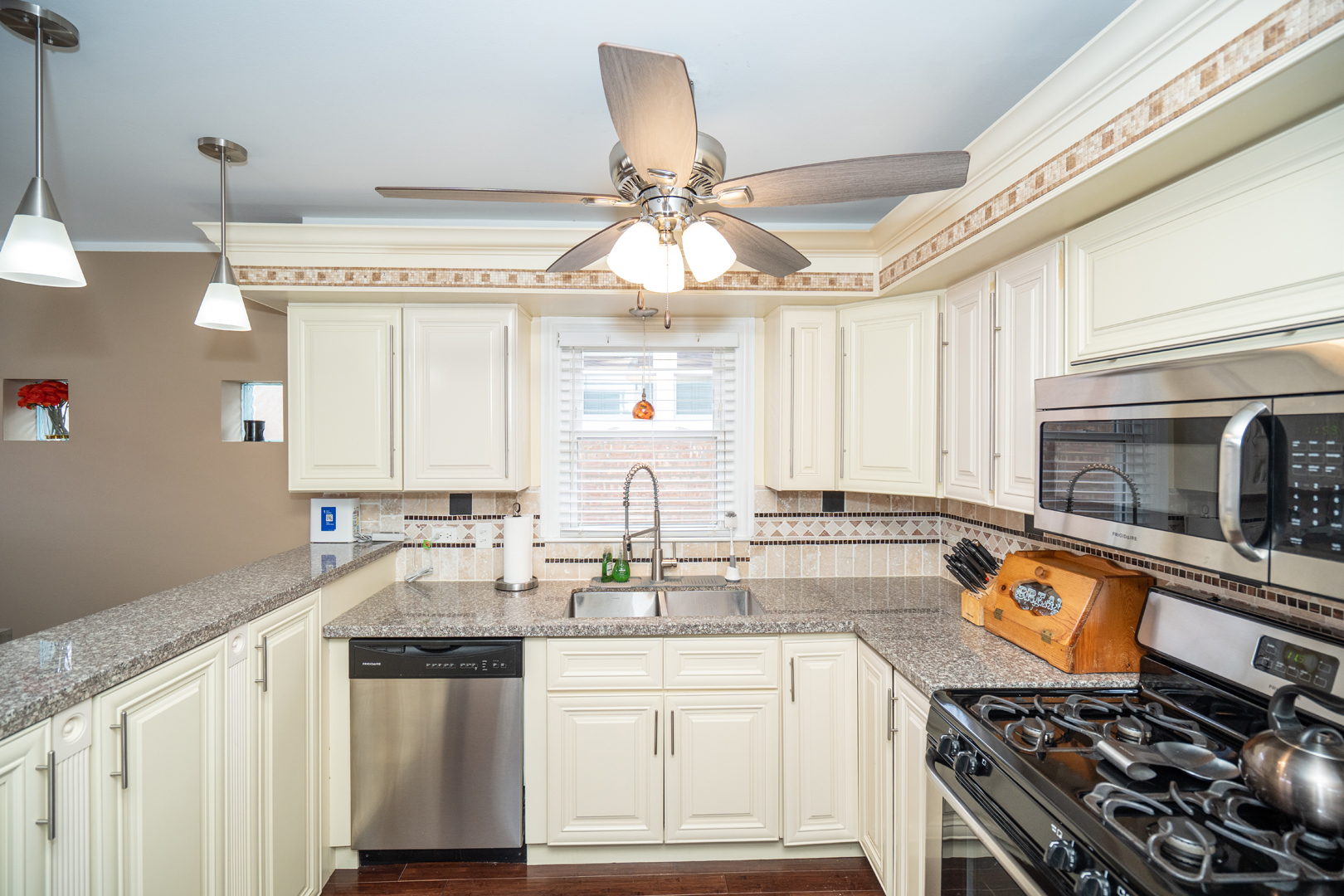 4114 W 79th Place, Chicago, IL 60652