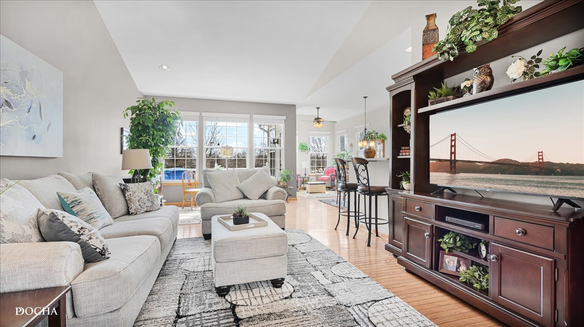 106 River Run Court, Oswego, IL 60543