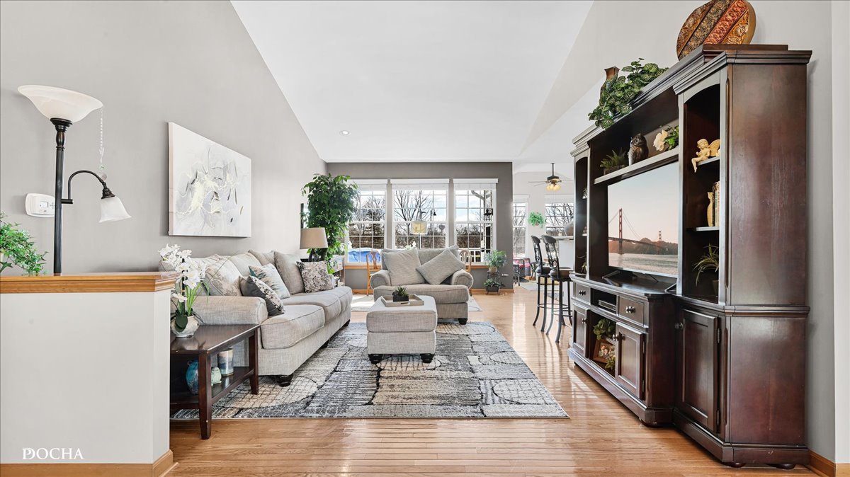 106 River Run Court, Oswego, IL 60543