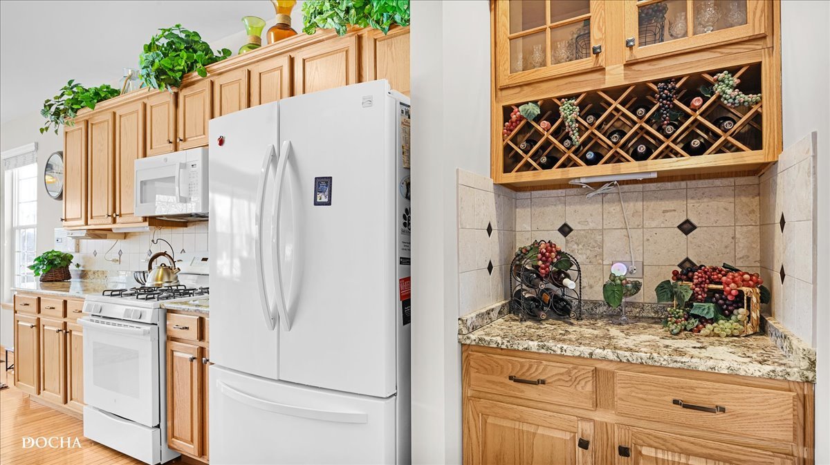 106 River Run Court, Oswego, IL 60543