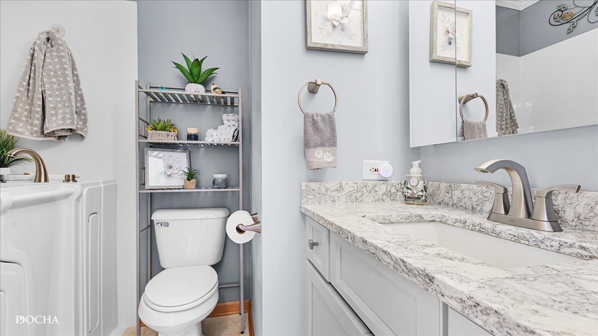 106 River Run Court, Oswego, IL 60543