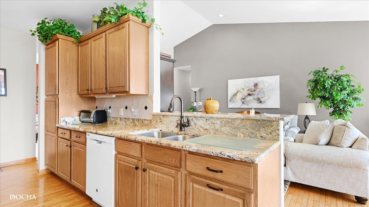 106 River Run Court, Oswego, IL 60543