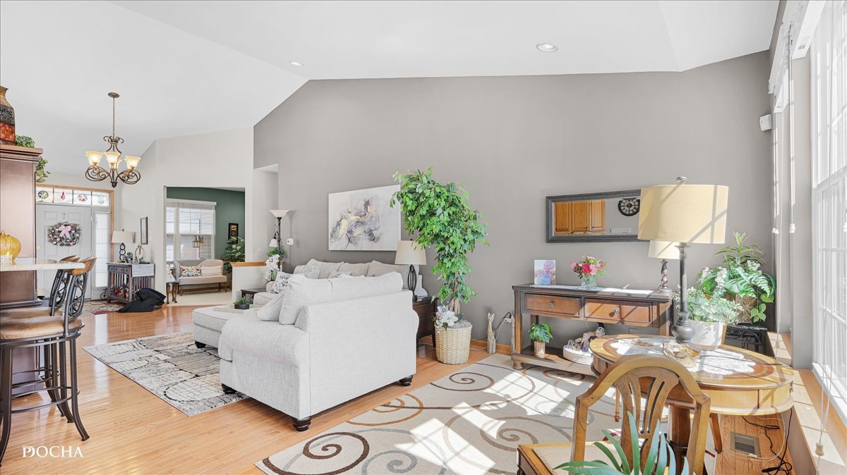 106 River Run Court, Oswego, IL 60543