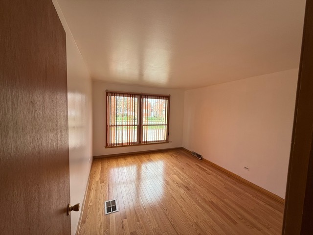 8037 S Wentworth Avenue, Chicago, IL 60620