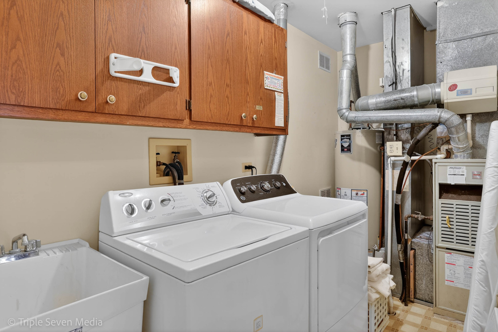 1120 Ponderosa Court, Darien, IL 60561