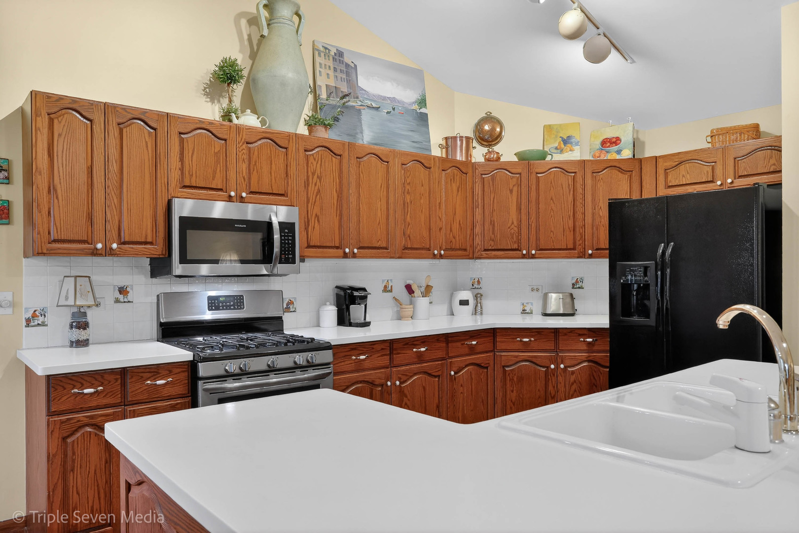 1120 Ponderosa Court, Darien, IL 60561