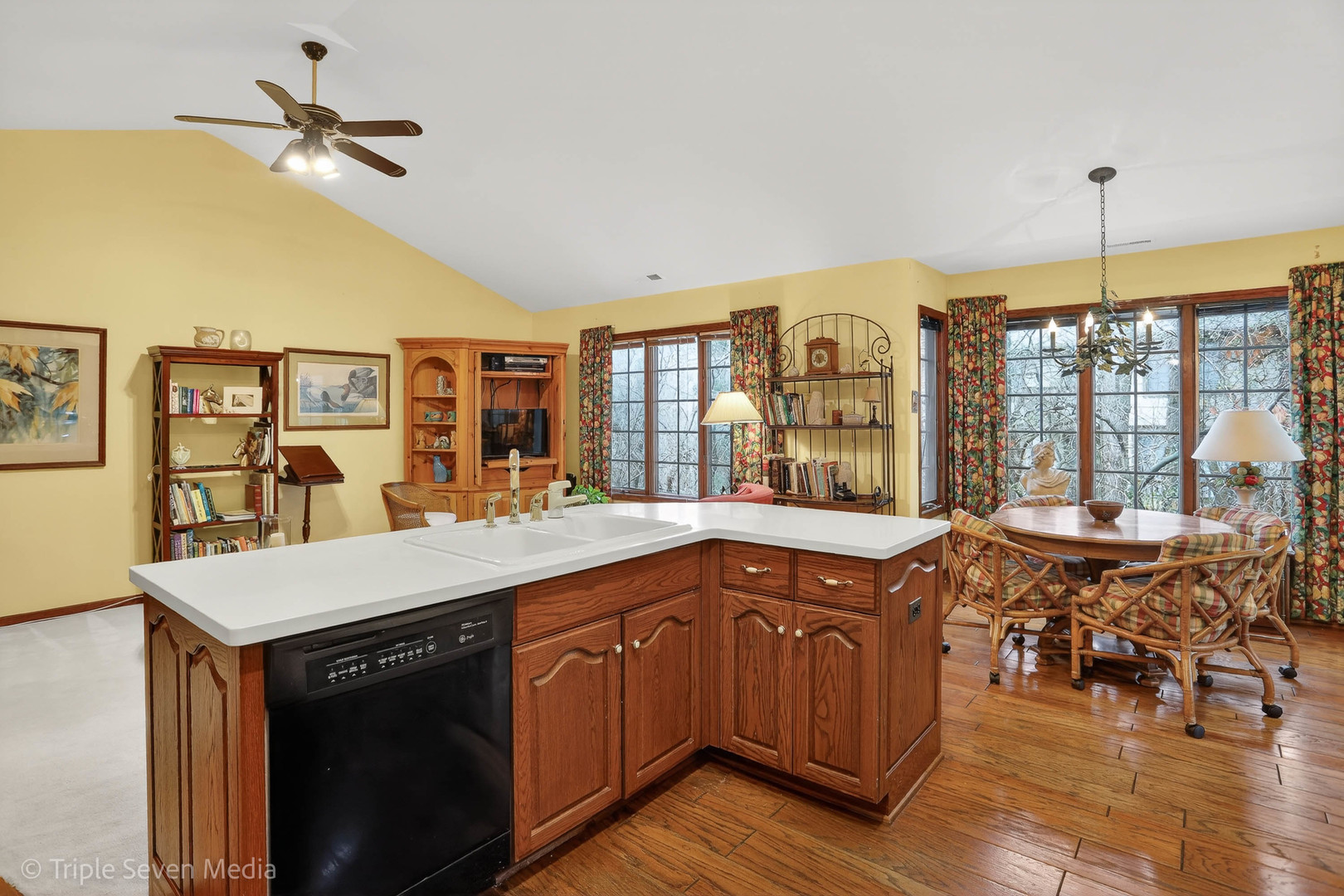 1120 Ponderosa Court, Darien, IL 60561