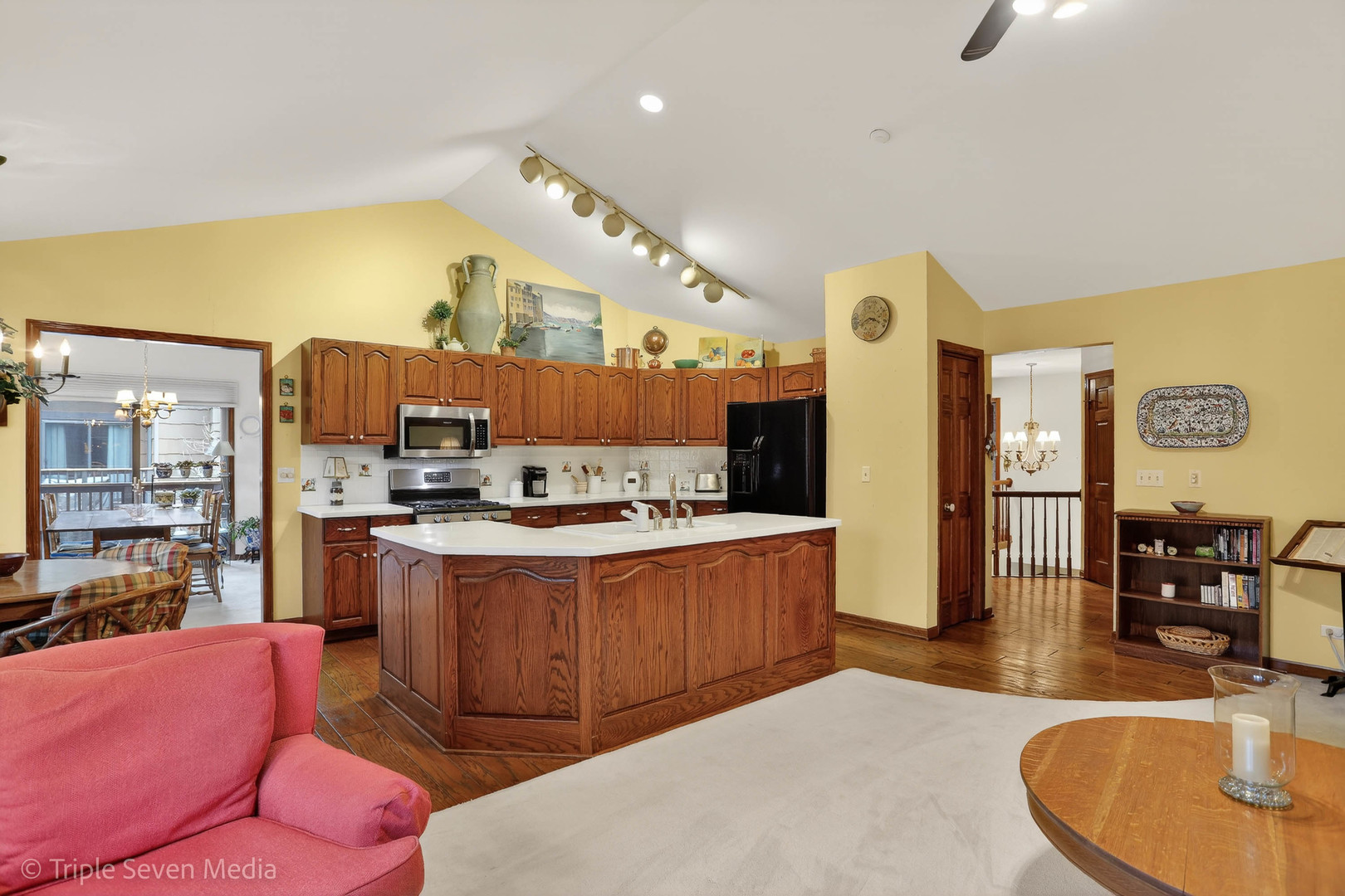 1120 Ponderosa Court, Darien, IL 60561