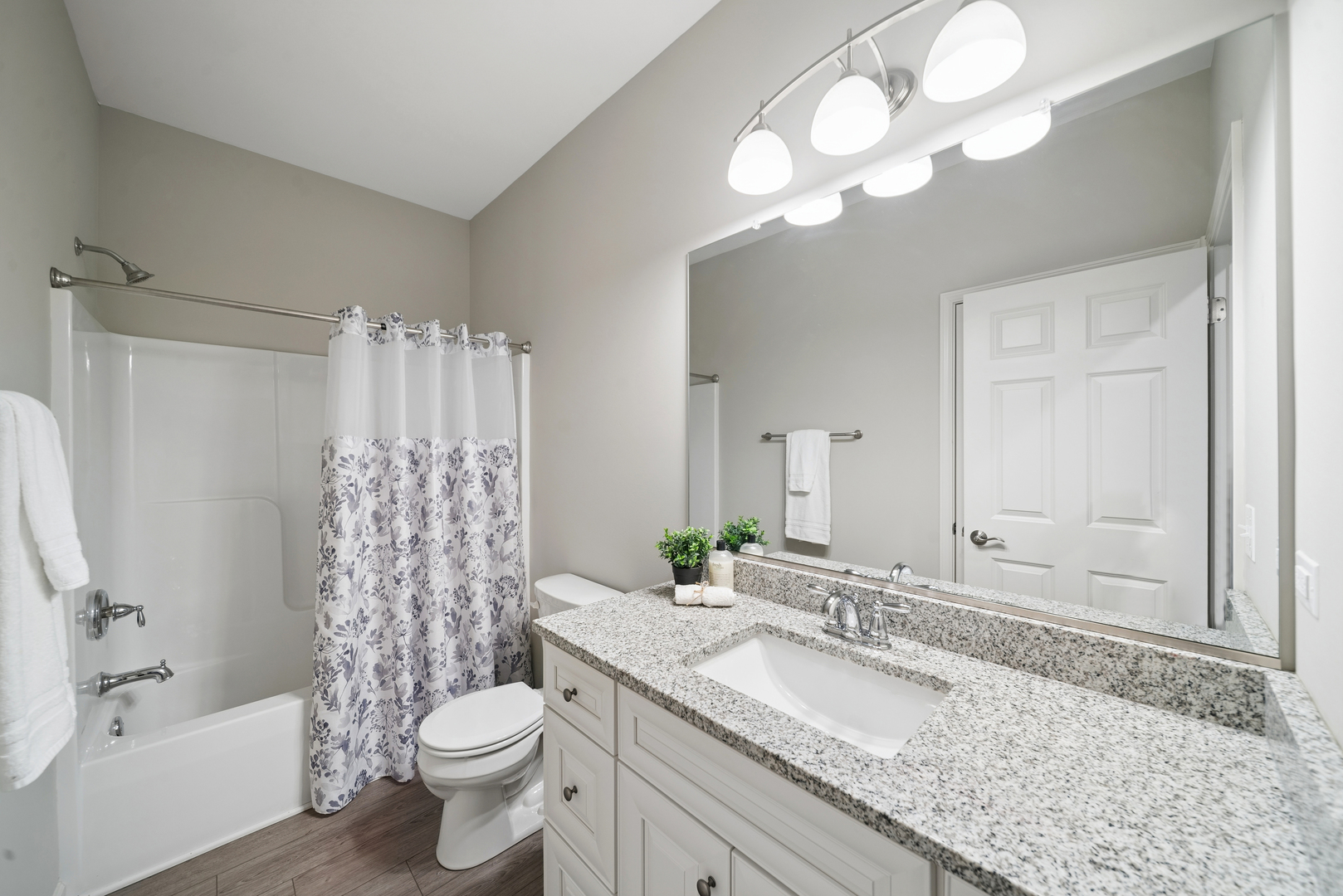 807 Alexandra Lane, Yorkville, IL 60560