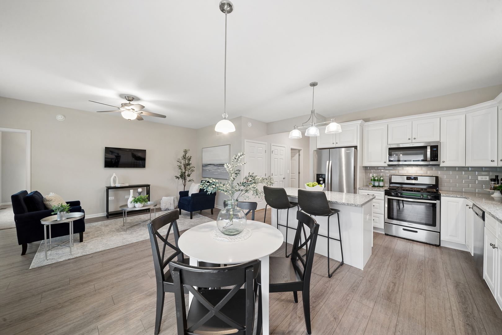 807 Alexandra Lane, Yorkville, IL 60560