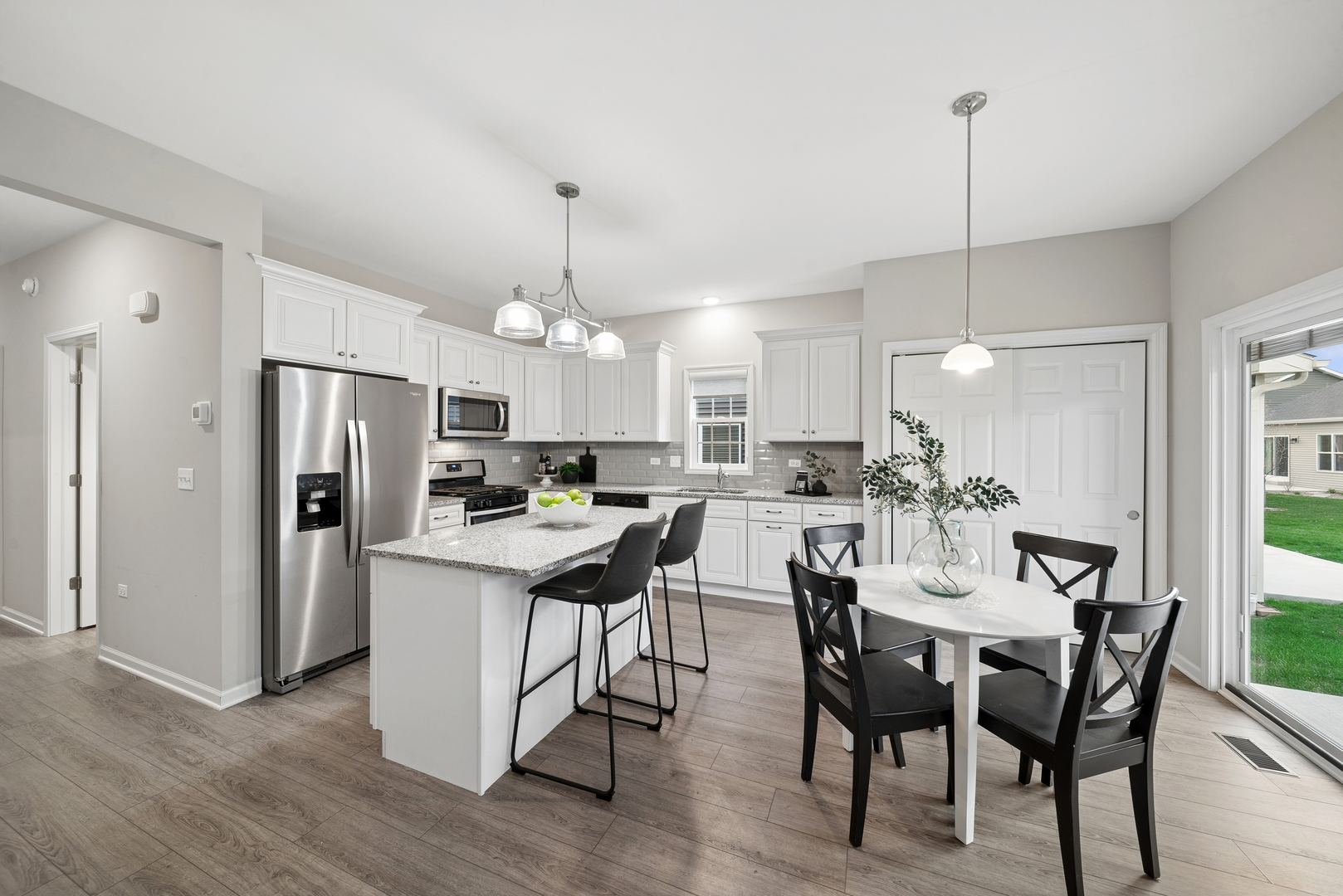 807 Alexandra Lane, Yorkville, IL 60560