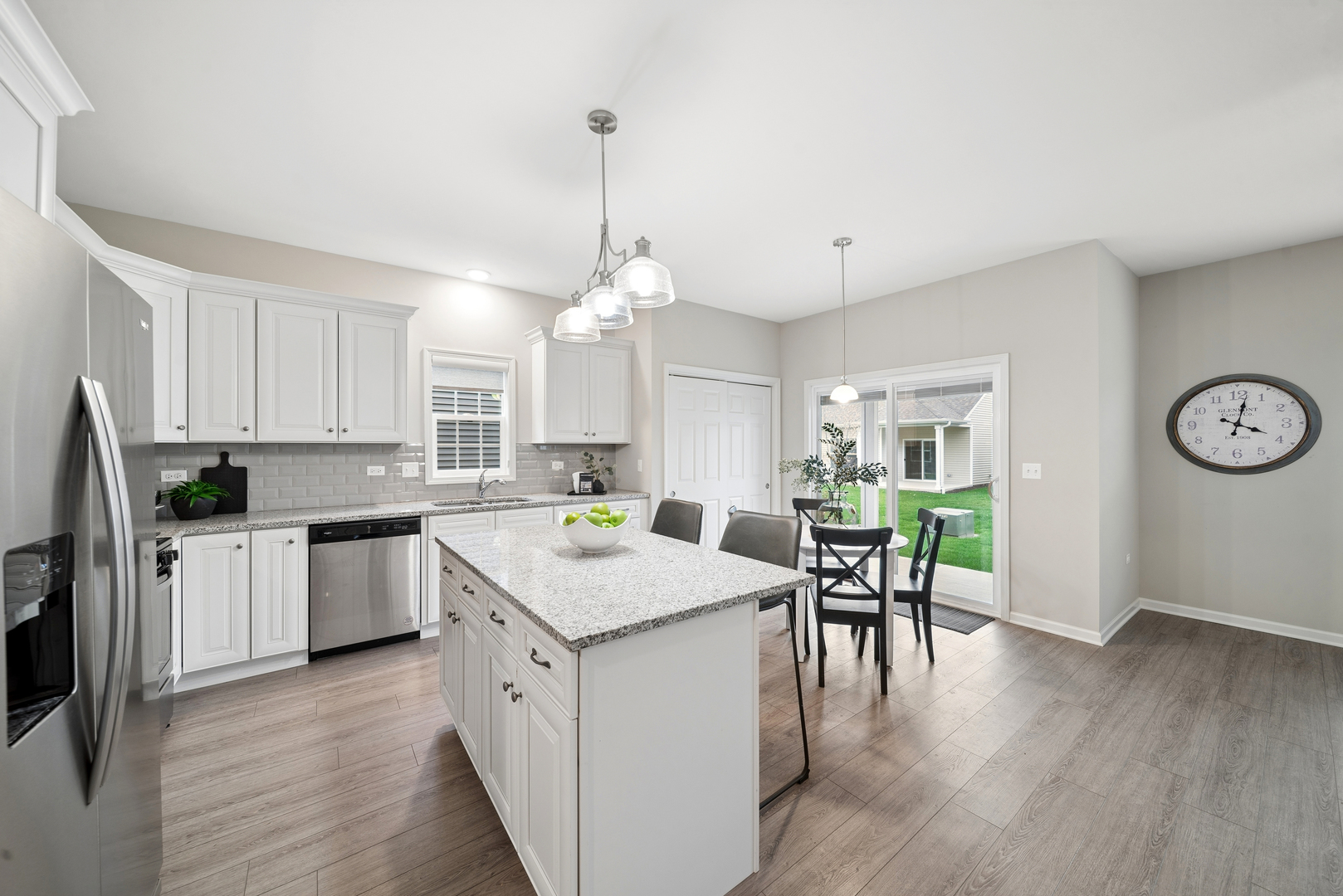 807 Alexandra Lane, Yorkville, IL 60560