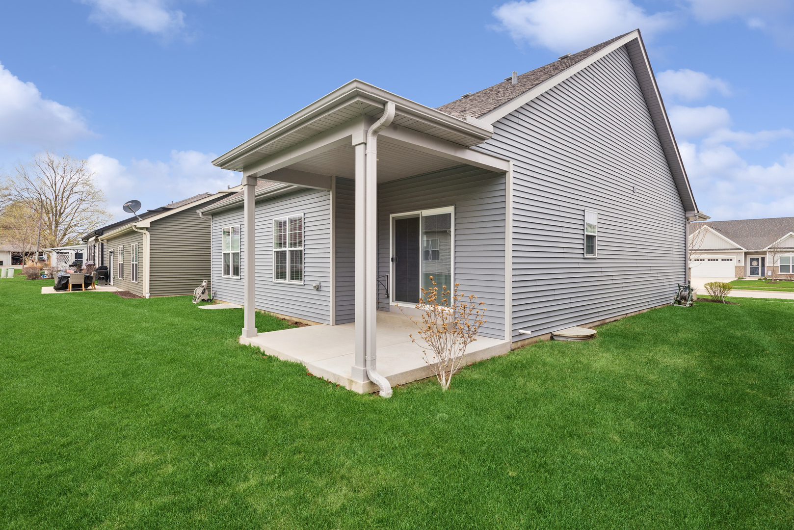 807 Alexandra Lane, Yorkville, IL 60560