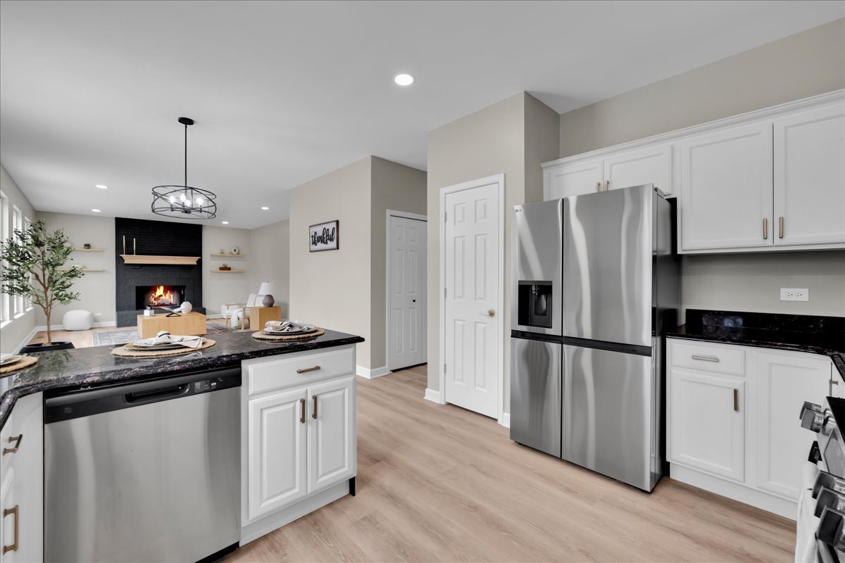 555 Bluestem Drive, Yorkville, IL 60560