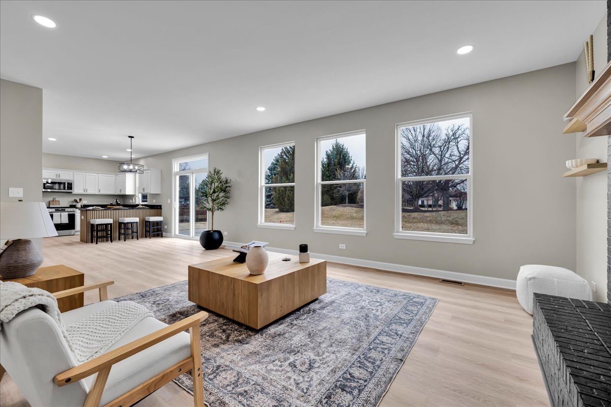 555 Bluestem Drive, Yorkville, IL 60560