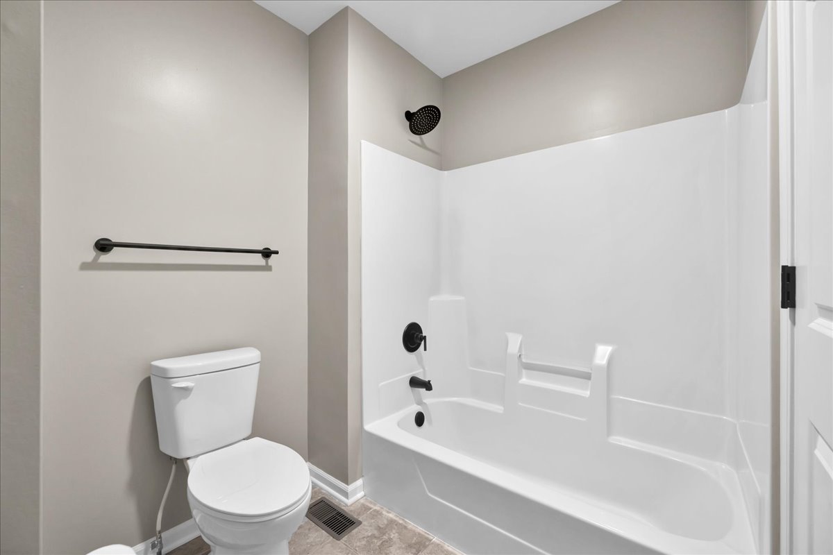 555 Bluestem Drive, Yorkville, IL 60560