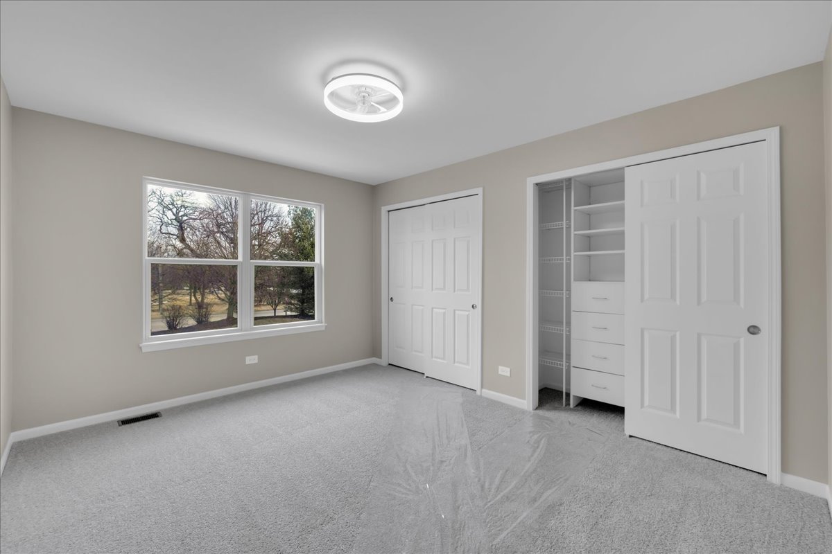 555 Bluestem Drive, Yorkville, IL 60560