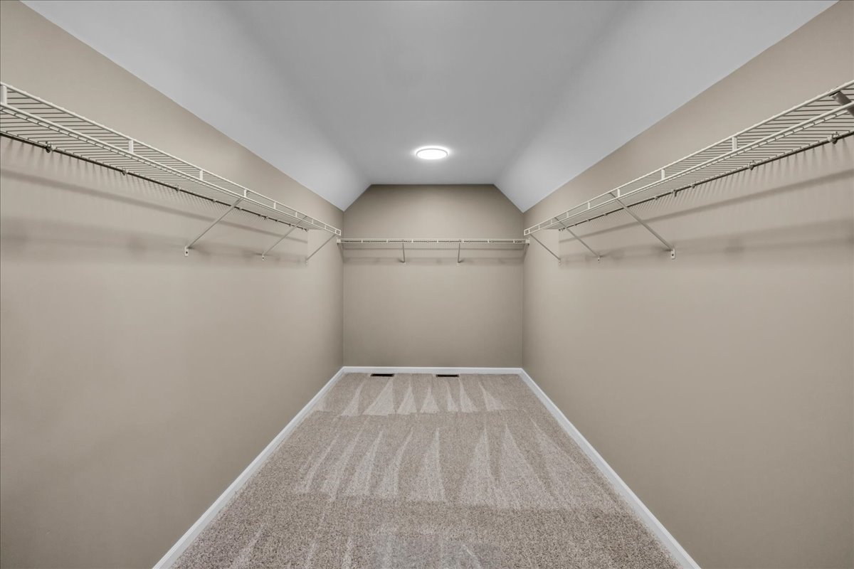 555 Bluestem Drive, Yorkville, IL 60560