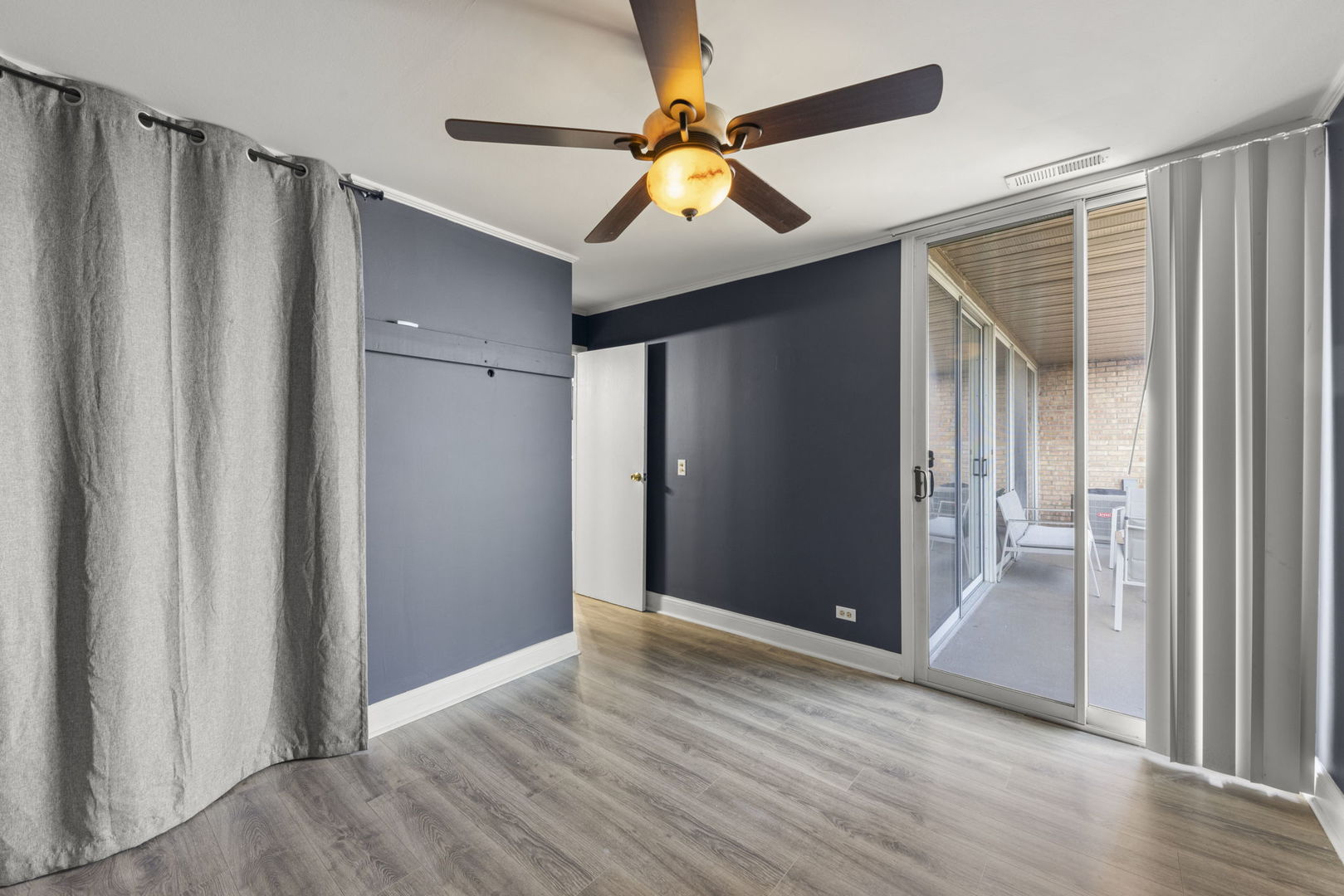 5900 Oakwood Drive #5F, Lisle, IL 60532