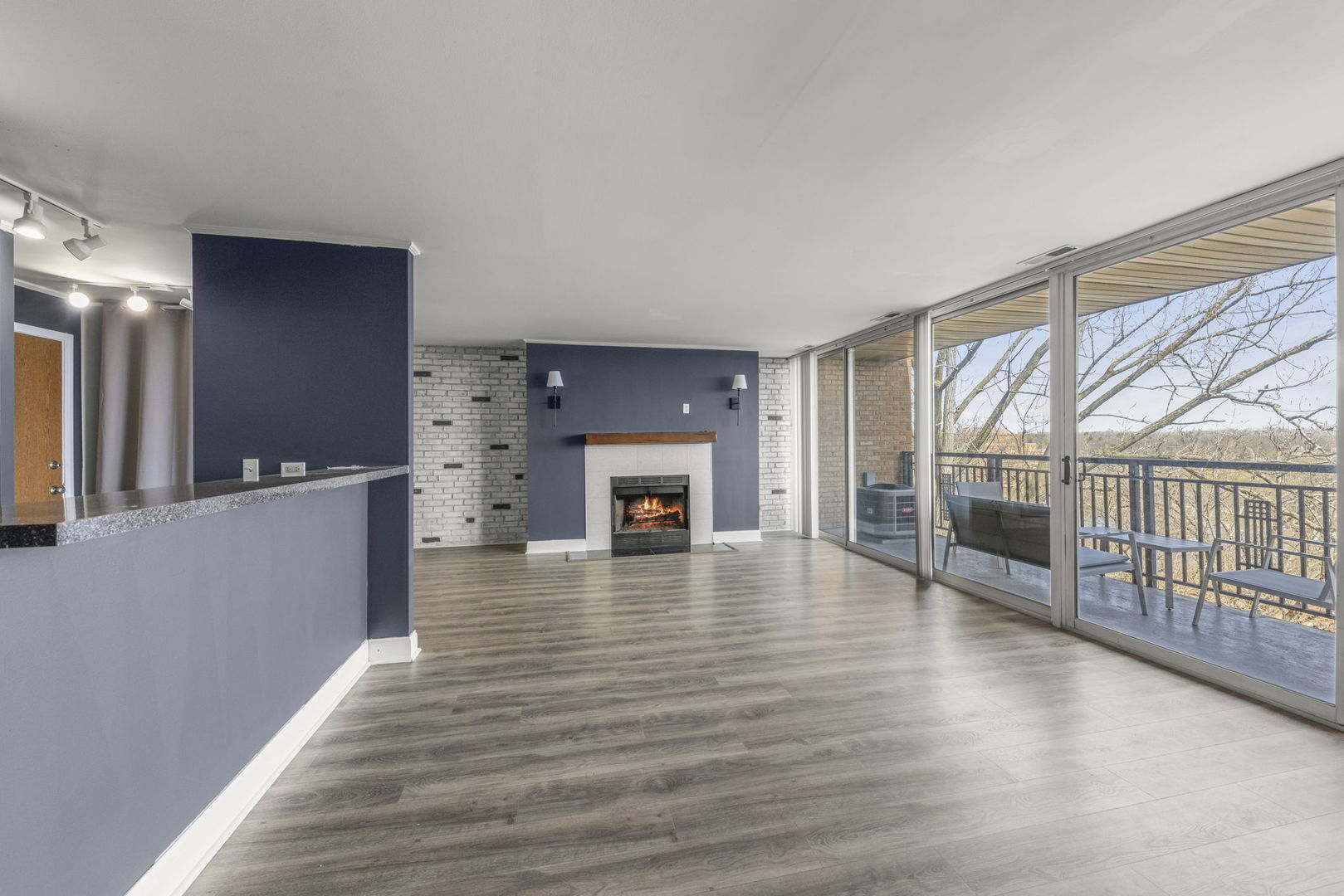 5900 Oakwood Drive #5F, Lisle, IL 60532