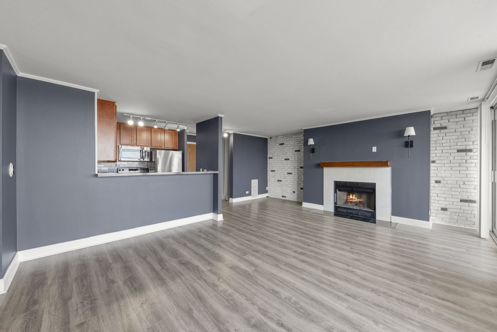 5900 Oakwood Drive #5F, Lisle, IL 60532